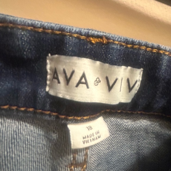 Plus Size Ava & Viv High Rise Dark Blue Flare Jeans. Size 18 - Picture 5 of 5